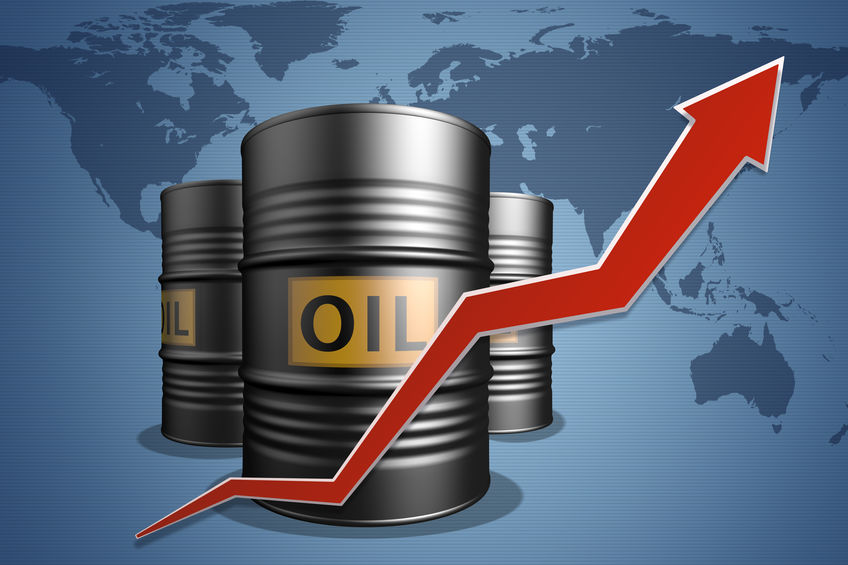 Giá dầu thô Brent gần chạm 84 USD/thùng khi được một loạt các thông tin tích cực hỗ trợ