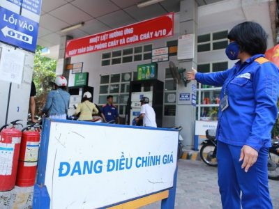 Giá xăng biến động mạnh và bài toán bảo hiểm rủi ro đối với doanh nghiệp Việt Nam
