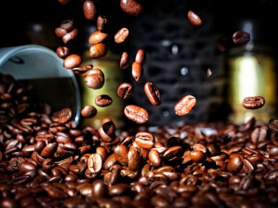 Giá cà phê điều chỉnh giảm mạnh khi bị nhiều yếu tố tiêu cực tác động