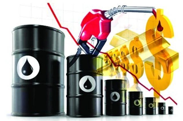 Giá dầu thế giới lao dốc mạnh kéo theo kỳ vọng giá xăng trong nước sẽ giảm