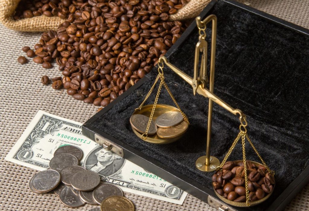 Cà phê Robusta "được giá" trong bối cảnh nhu cầu mua cao còn nguồn cung thì khan hiếm