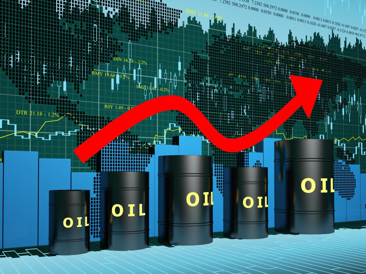 Các thông tin tác động trái chiều khiến giá dầu giằng co