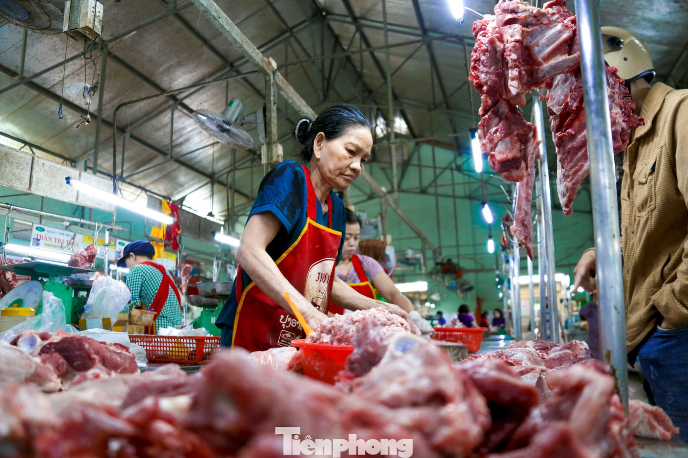 Giá thịt lợn dự báo tiếp tục biến động từ nay đến dịp cuối năm.