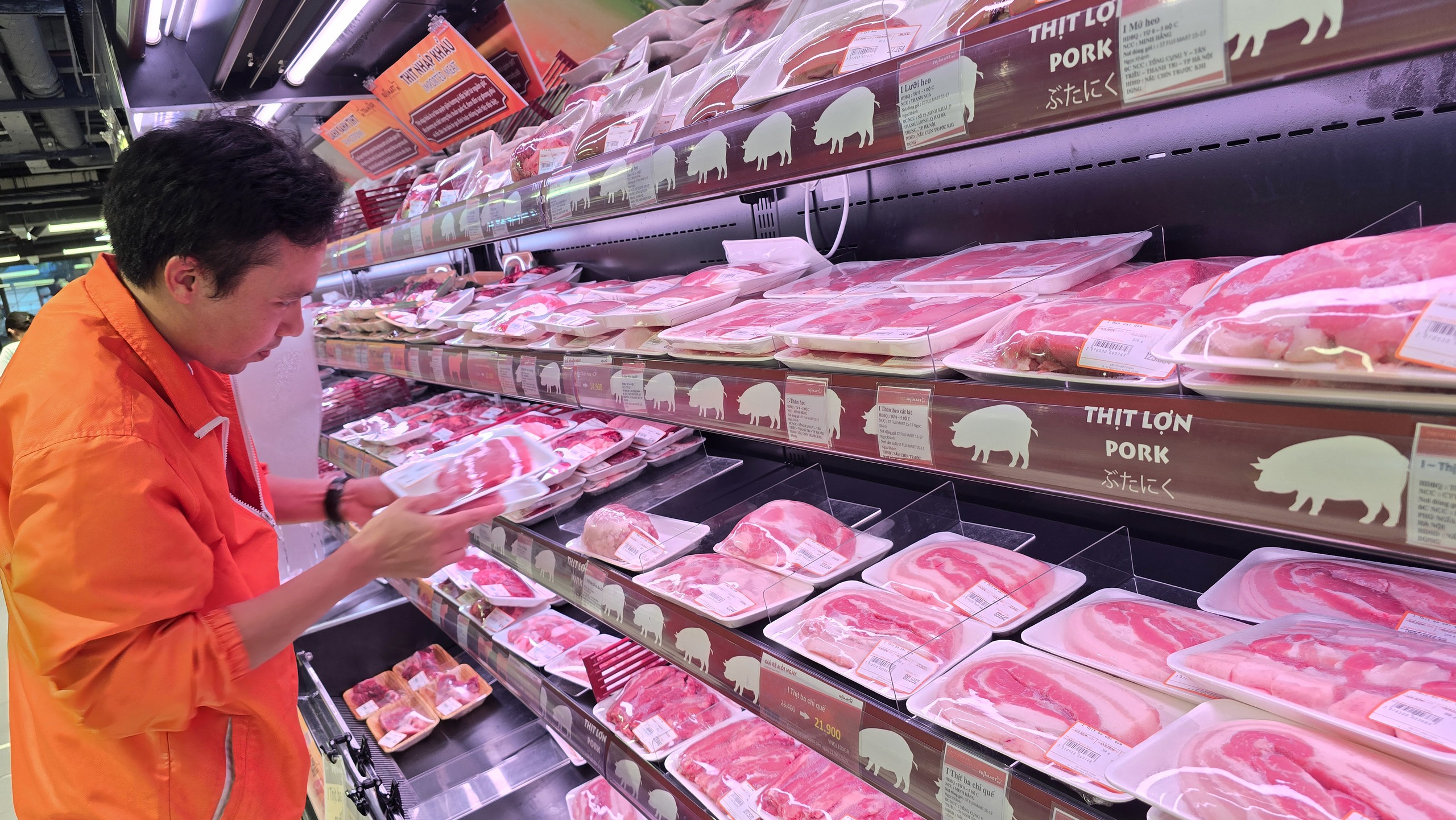 Giá thịt lợn tăng từng ngày, nguồn hàng dịp Tết 2026 sẽ ra sao?