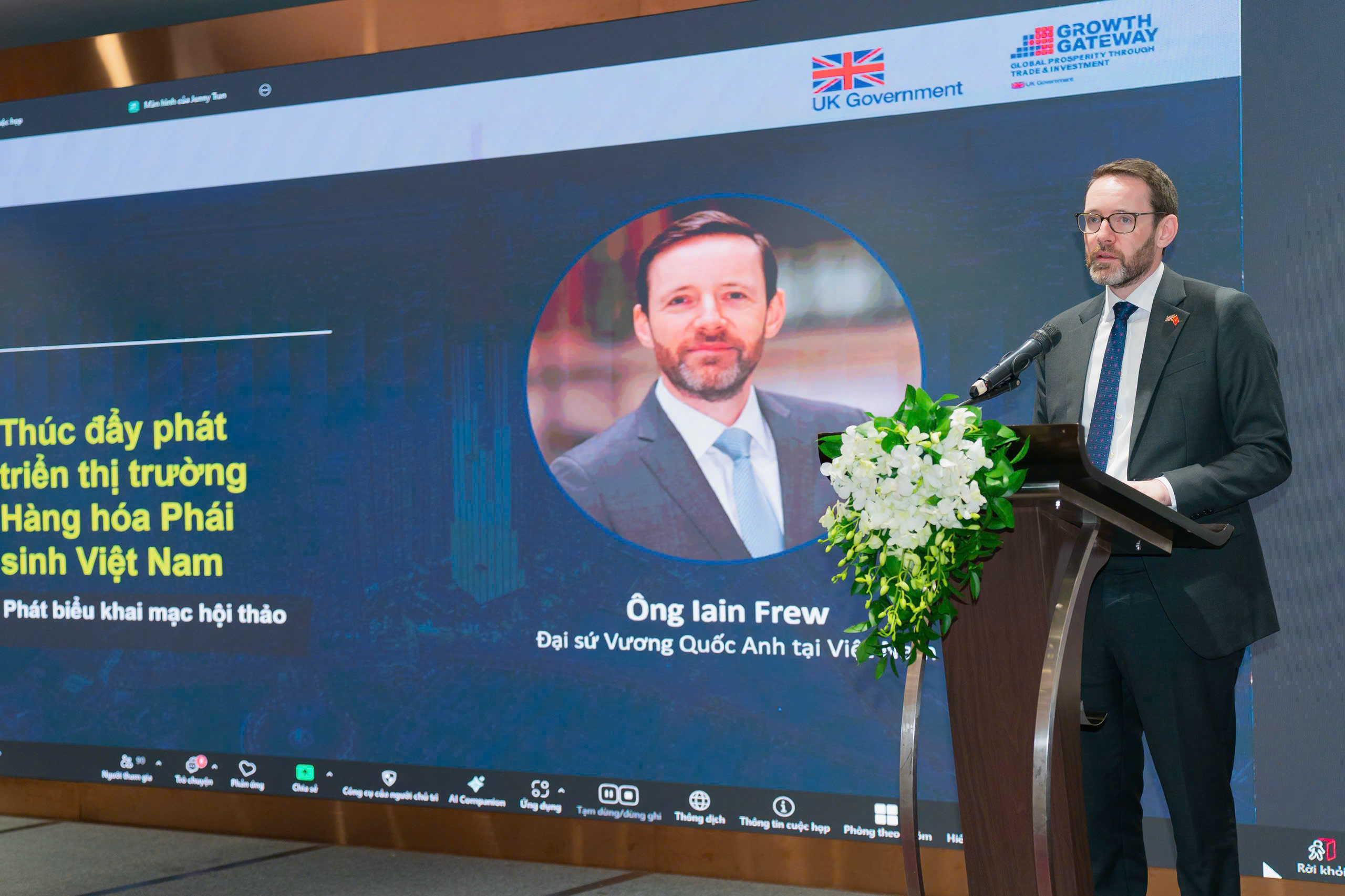 Ông Iain Frew - Đại sứ Vương Quốc Anh tại Việt Nam